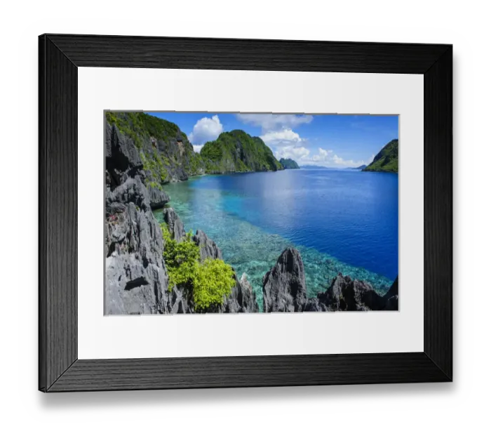Framed Print : Crystal clear water in the Bacuit archipelago, Palawan, Philippines