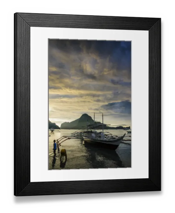 Framed Print : Outrigger at sunset in the bay of El Nido, Bacuit Archipelago, Palawan, Philippines Framed Print : Outrigger at sunset in the bay of El Nido, Bacuit Archipelago, Palawan, Philippines