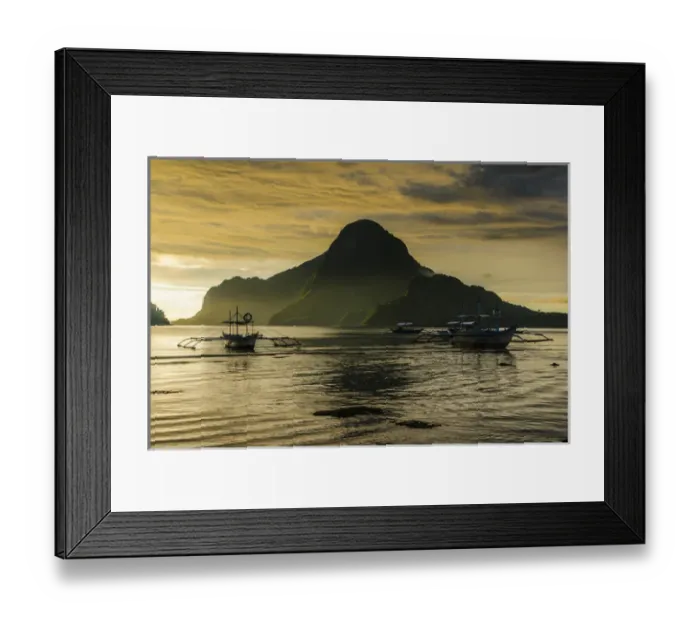Framed Print : Outrigger at sunset in the bay of El Nido, Bacuit Archipelago, Palawan, Philippines Framed Print : Outrigger at sunset in the bay of El Nido, Bacuit Archipelago, Palawan, Philippines