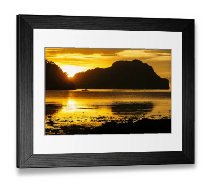 Framed Print : Dramatic sunset light over the bay of El Nido, Bacuit Archipelago, Palawan, Philippines Framed Print : Dramatic sunset light over the bay of El Nido, Bacuit Archipelago, Palawan, Philippines