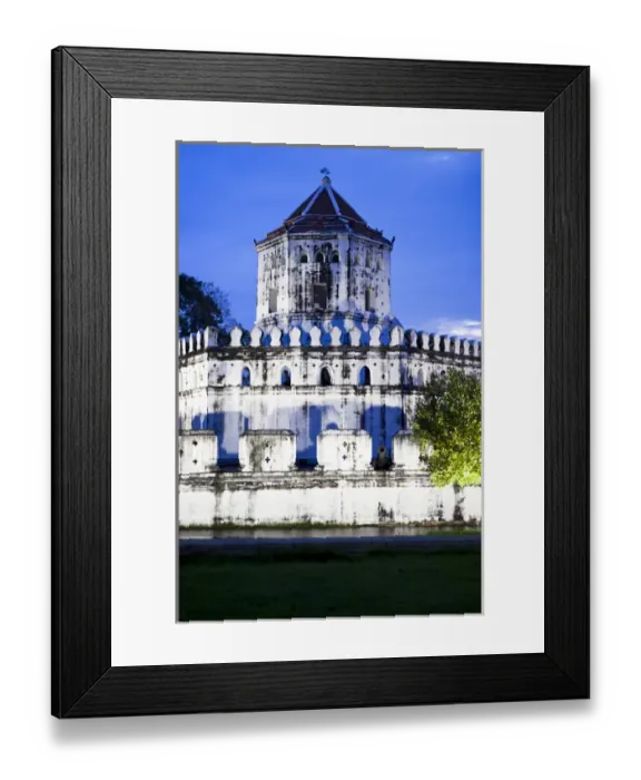 Framed Print : An old fortress on the side of the Chao Phraya River in Bangkok, Thailand