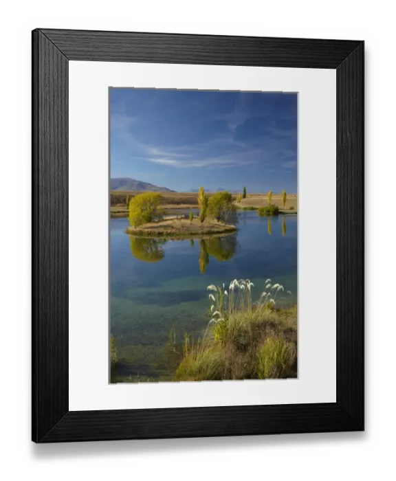 Framed Print : New Zealand, South Island, Mackenzie Country, Loch Cameron in autumn Framed Print : New Zealand, South Island, Mackenzie Country, Loch Cameron in autumn