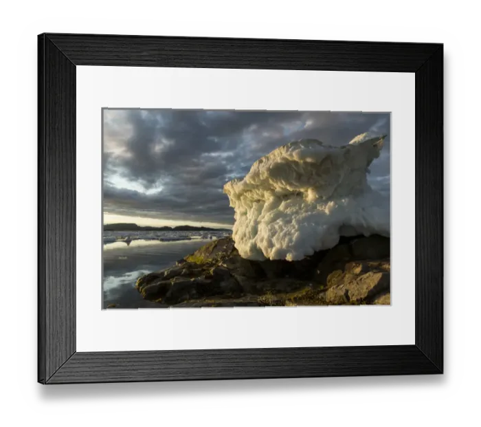 Framed Print : Canada, Nunavut, Territory, Melting sea ice in Hudson Bay near Arctic Circle Framed Print : Canada, Nunavut, Territory, Melting sea ice in Hudson Bay near Arctic Circle