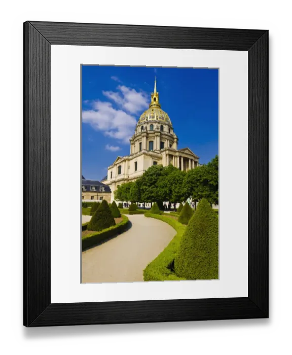 Framed Print : Gold-domed Chapel of Saint-Louis (burial site of Napoleon), Les Invalides, Paris, France
