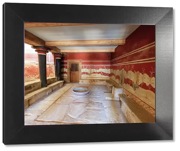 The Queens bath. Knossos Palace dated to 2000 BC is considered to be Europes oldest City
