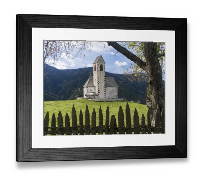 Framed Print : The church Sankt Jakob, Villnoess Valley (Val de funes), in the Dolomites. Europe Framed Print : The church Sankt Jakob, Villnoess Valley (Val de funes), in the Dolomites. Europe