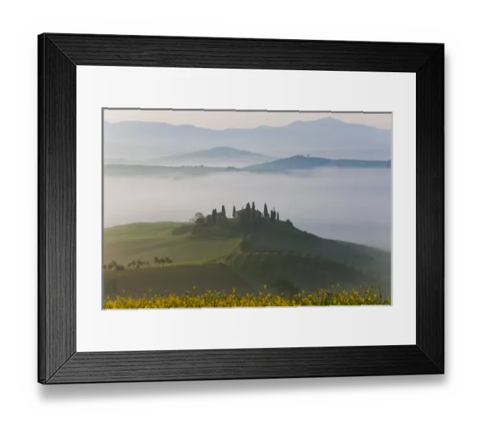 Framed Print : Farmhouse in valley, Val d Orcia, Tuscany, Italy