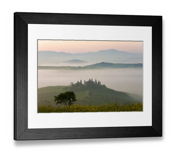 Framed Print : Farmhouse in valley, Val d Orcia, Tuscany, Italy