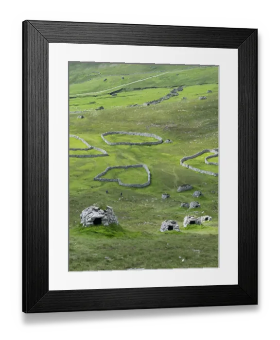 Framed Print : The islands of St Kilda archipelago in Scotland. Island of Hirta with village bay Framed Print : The islands of St Kilda archipelago in Scotland. Island of Hirta with village bay
