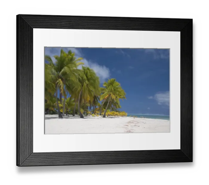 Framed Print : Cook Islands, Aitutaki (aka Araura). One Foot Island, a small motu in Framed Print : Cook Islands, Aitutaki (aka Araura). One Foot Island, a small motu in