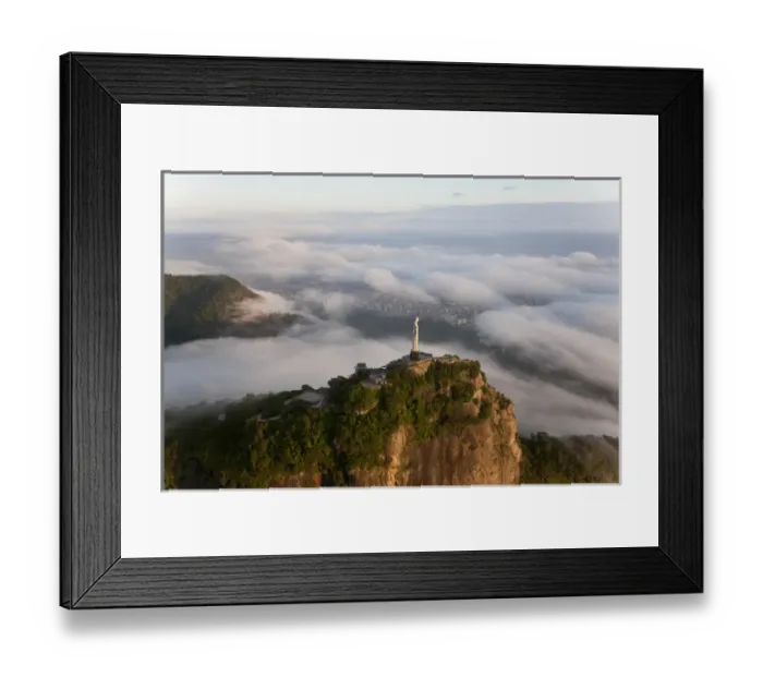 Framed Print : The Art Deco statue of Jesus, known as Cristo Redentor (Christ the Redeemer)