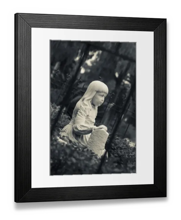 Framed Print : USA, Georgia, Savannah, Bonaventure Cemetery, monument to Little Gracie