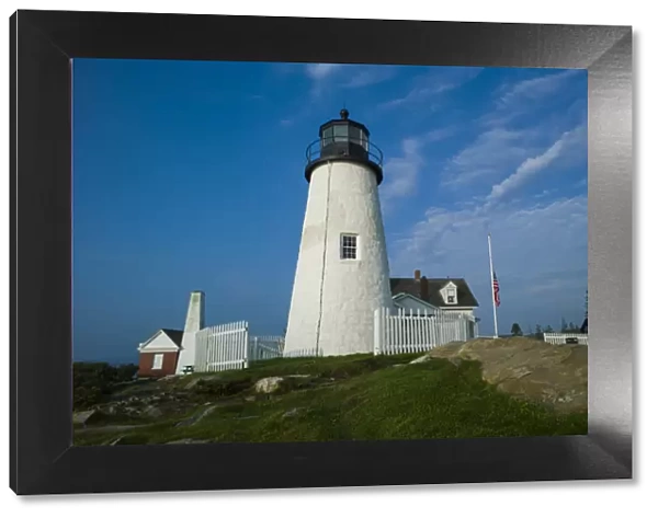 USA, Maine, Pemaquid Point, Pemmaquid Point Lighthouse, morning