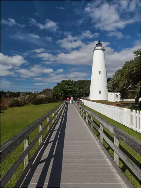 USA, North Carolina, Cape Hatteras National Saeshore, Ocracoke, Ocracoke Lighthouse, b