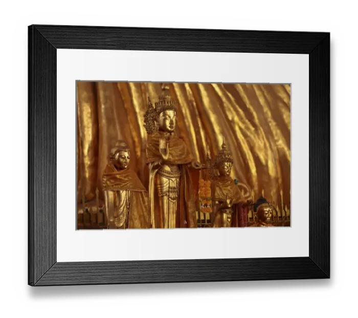 Framed Print : Myanmar, Burma, Yangon. Interior shot of Chaukhtatgyi Temple, with golden statues Framed Print : Myanmar, Burma, Yangon. Interior shot of Chaukhtatgyi Temple, with golden statues
