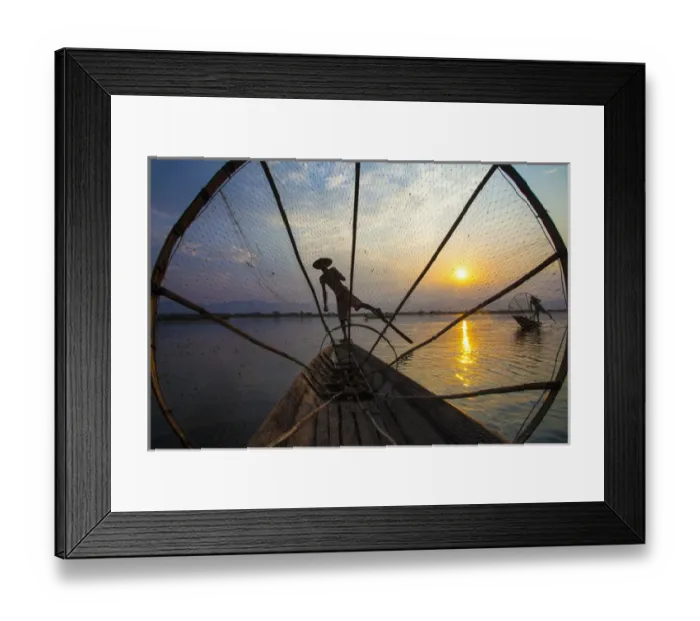 Framed Print : Myanmar, Inle Lake. Fishermen rowing at sunset Framed Print : Myanmar, Inle Lake. Fishermen rowing at sunset