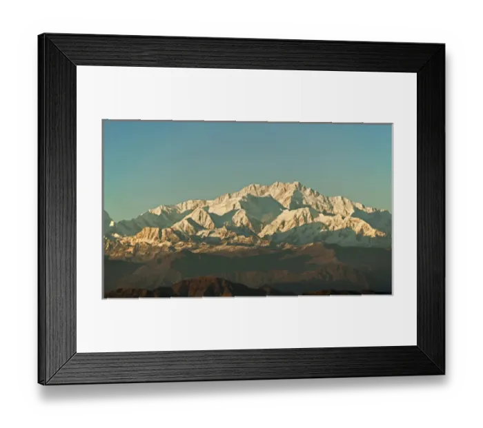 Framed Print : India, West Bengal, Singalila National Park, Sandakfu, view on snowcapped Kangchenjunga Framed Print : India, West Bengal, Singalila National Park, Sandakfu, view on snowcapped Kangchenjunga