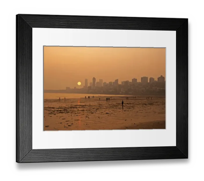 Framed Print : India, Maharashtra, Mumbai, Chowpatty beach, sunset with red sun coming down under Framed Print : India, Maharashtra, Mumbai, Chowpatty beach, sunset with red sun coming down under