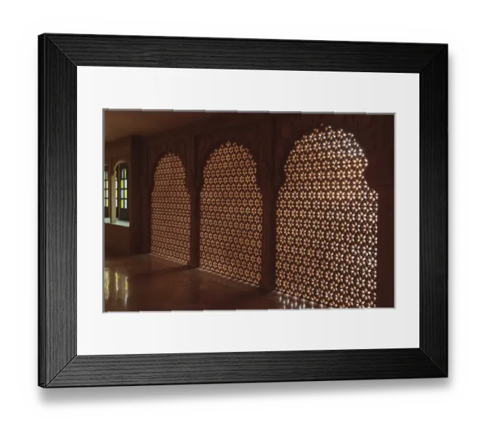 Framed Print : India, Rajasthan, Jaisalmer. Interior shot in the Jain Temple