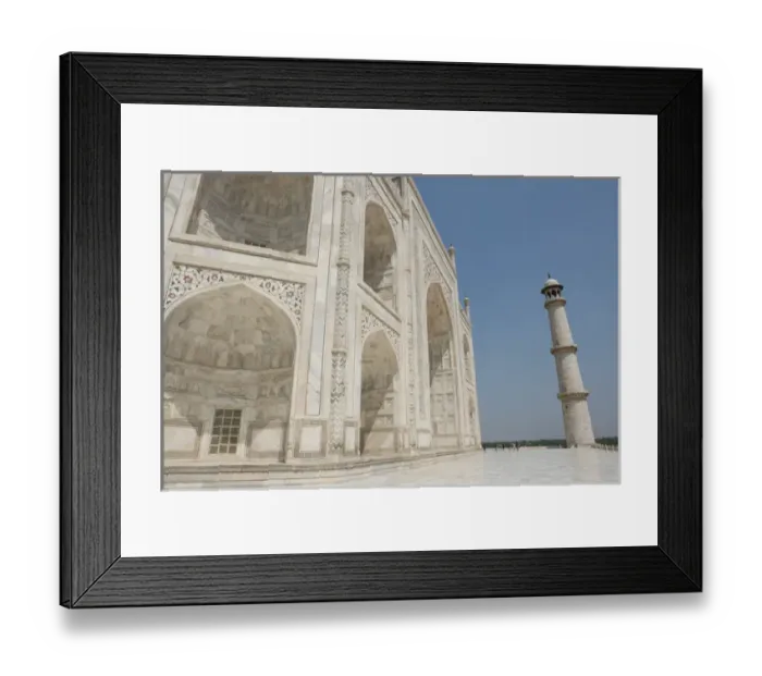 Framed Print : India, Agra, Taj Mahal. Famous landmark memorial to Queen Mumtaz Mahal, circa 1632