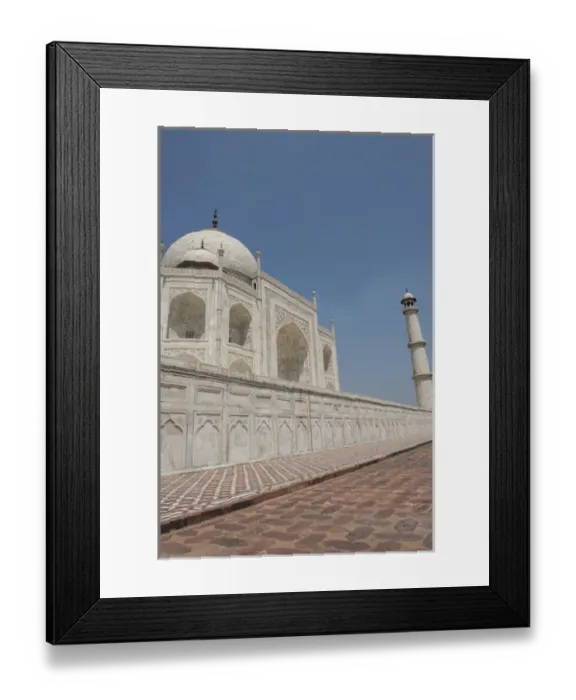 Framed Print : India, Agra, Taj Mahal. Famous landmark memorial to Queen Mumtaz Mahal, circa 1632 Framed Print : India, Agra, Taj Mahal. Famous landmark memorial to Queen Mumtaz Mahal, circa 1632