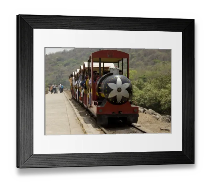 Framed Print : India, Maharashtra, Mumbai (aka Bombay). Gharapuri Island, Mount Kailash, Elephanta