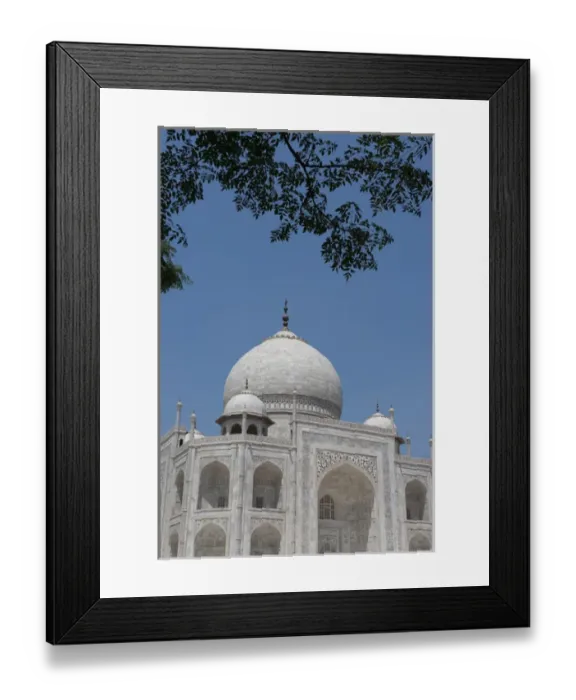 Framed Print : India, Agra, Taj Mahal. Famous landmark memorial to Queen Mumtaz Mahal, circa 1632