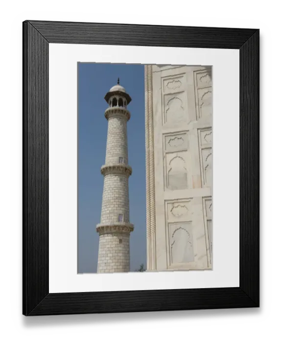 Framed Print : India, Agra, Taj Mahal. Famous landmark memorial to Queen Mumtaz Mahal, circa 1632