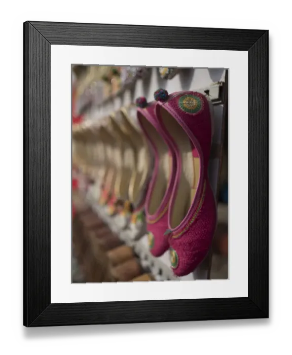 Framed Print : Shoe shop in Amritsar, Punjab, India Framed Print : Shoe shop in Amritsar, Punjab, India