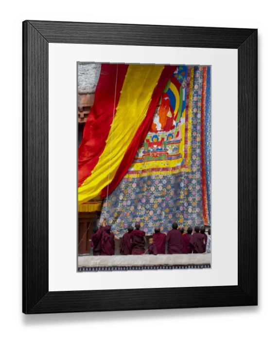 Framed Print : India, Jammu & Kashmir, Ladakh, monks raising the embroidered thangka during Framed Print : India, Jammu & Kashmir, Ladakh, monks raising the embroidered thangka during
