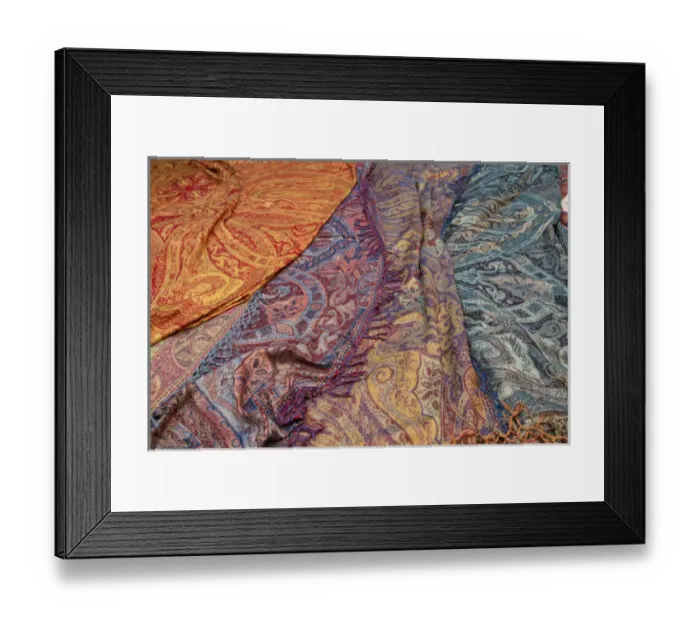 Framed Print : Asia, India, Rajasthan, Udaipur. Street Sari markt, cloth for sale