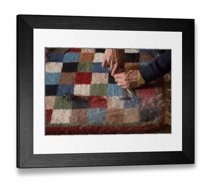 Framed Print : Asia, India, Rajasthan, Jaipur, cutting the weave, the making of carpets Framed Print : Asia, India, Rajasthan, Jaipur, cutting the weave, the making of carpets