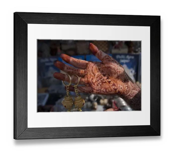 Framed Print : Womans palm decroated in henna, Jaipur, Rajasthan, India Framed Print : Womans palm decroated in henna, Jaipur, Rajasthan, India