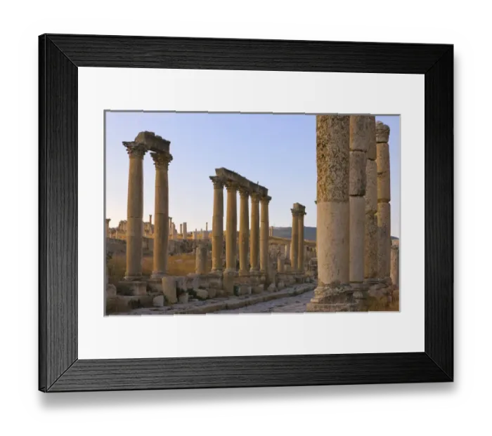 Framed Print : Column street in ancient Jerash ruins, Amman, Jordan Framed Print : Column street in ancient Jerash ruins, Amman, Jordan