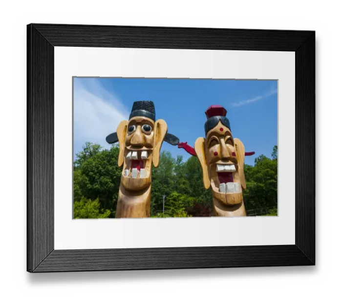 Framed Print : Funny statues at the high security border between South and North Korea, Panmunjom Framed Print : Funny statues at the high security border between South and North Korea, Panmunjom