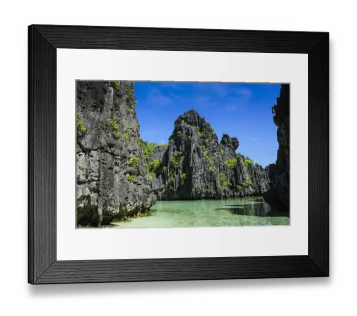 Framed Print : Crystal clear water in the Bacuit archipelago, Palawan, Philippines Framed Print : Crystal clear water in the Bacuit archipelago, Palawan, Philippines