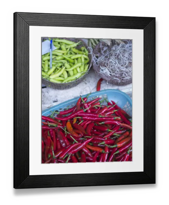 Framed Print : Peppers and other produce in a market in Hoi An, Vietnam