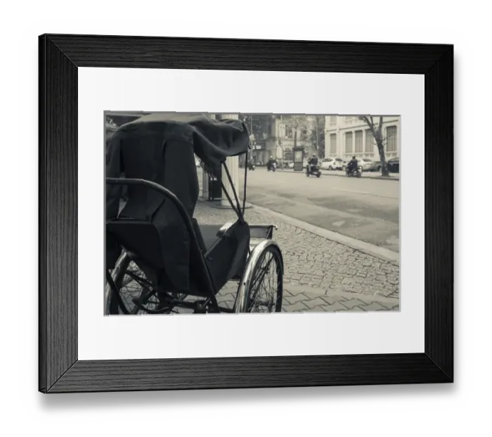 Framed Print : Vietnam, Hanoi, antique cyclos Framed Print : Vietnam, Hanoi, antique cyclos