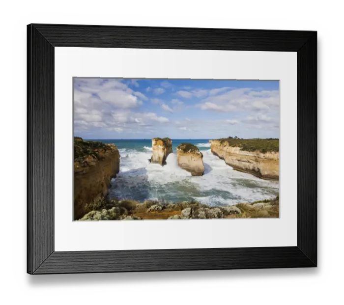 Framed Print : The coastline near Loch Ard Gorge, Great Ocean Road, Australia, with the rock formation Framed Print : The coastline near Loch Ard Gorge, Great Ocean Road, Australia, with the rock formation