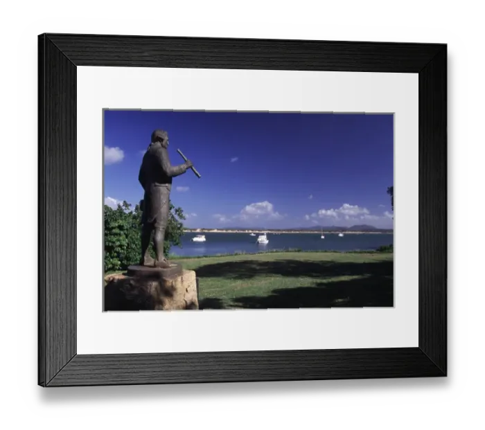 Framed Print : A statue on the Cooktown foreshore commemorates the visit by Captain Cook Framed Print : A statue on the Cooktown foreshore commemorates the visit by Captain Cook