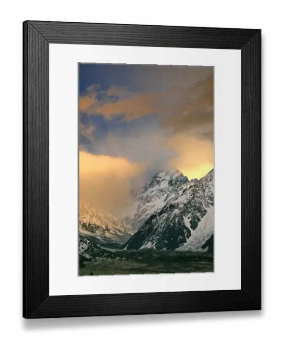 Framed Print : New Zealand; South Island. Sunrise at Aoraki Mount Cook, New Zealands tallest peak
