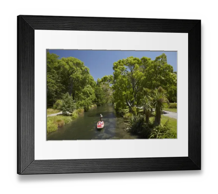 Framed Print : Punting on the Avon, Christchurch, Canterbury, South Island, New Zealand