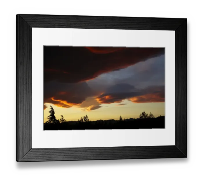 Framed Print : Spectacular sunset over Mossburn, Southland, South Island, New Zealand Framed Print : Spectacular sunset over Mossburn, Southland, South Island, New Zealand