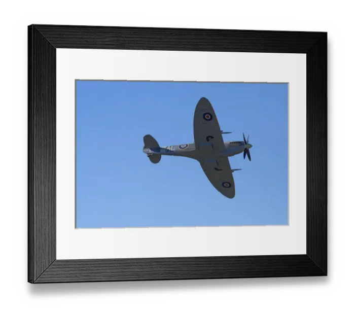 Framed Print : Supermarine Spitfire - British and allied WWII Fighter Plane Framed Print : Supermarine Spitfire - British and allied WWII Fighter Plane