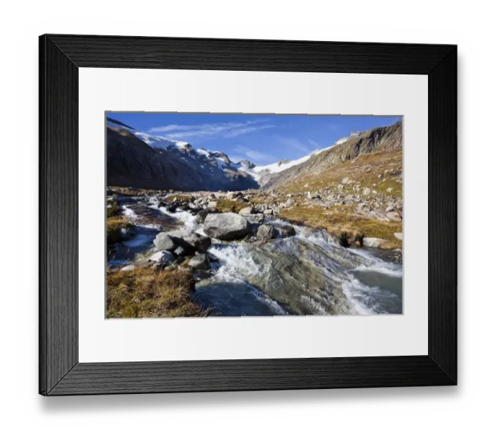 Framed Print : the valley Maurer Tal in the national park Hohe Tauern with a view of the glacier Maurer Kees