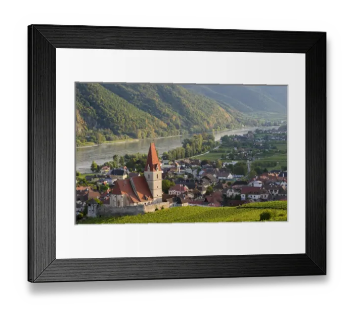 Framed Print : Medieval town of Weissenkirchen in the Wachau, with fortified church Mariae Himmelfahrt
