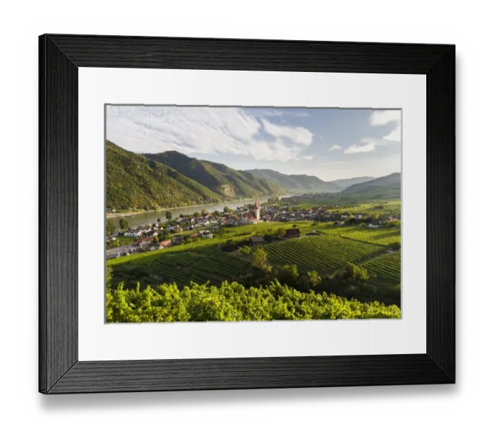 Framed Print : Medieval town of Weissenkirchen in the Wachau, with fortified church Mariae Himmelfahrt