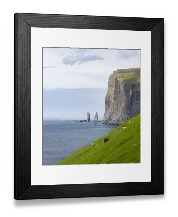 Framed Print : View from Streymoy to Eysturoy with the landsmarks Risin and Kellingin, two sea stacks near Eidi
