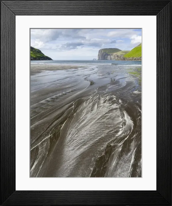 Framed Print : Beach at Tjornuvik. In the background the island Eysturoy with the iconic sea stacks Risin