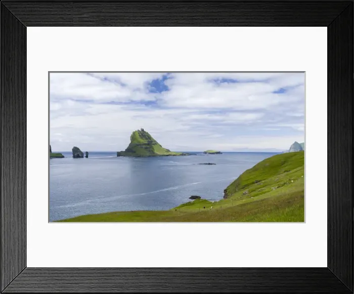 Framed Print : Tindholmur in the Sorvagsfjordur. The island Vagar, part of the Faroe Islands